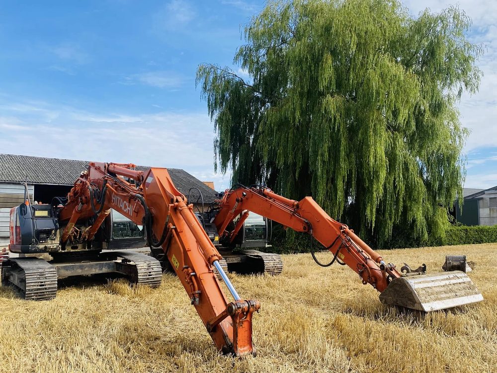 Pelle Hitachi en terrassement